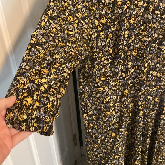 Beautiful dress! - Picture 4 of 6